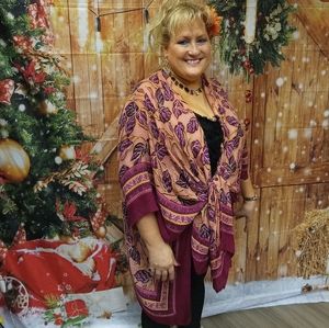 Meet your Posher, Pauline